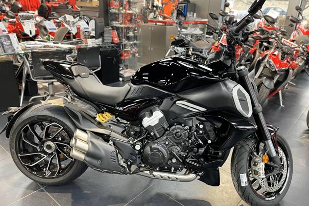 DUCATI DIAVEL V4