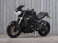 TRIUMPH SPEED TRIPLE 1050