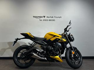 TRIUMPH STREET TRIPLE 765 RS 