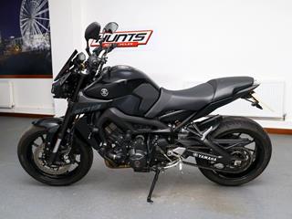 YAMAHA MT-09 