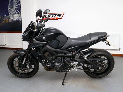 YAMAHA MT-09