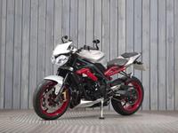 TRIUMPH STREET TRIPLE 765 R