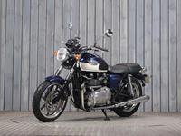 TRIUMPH BONNEVILLE 900