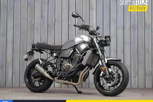 YAMAHA XSR700