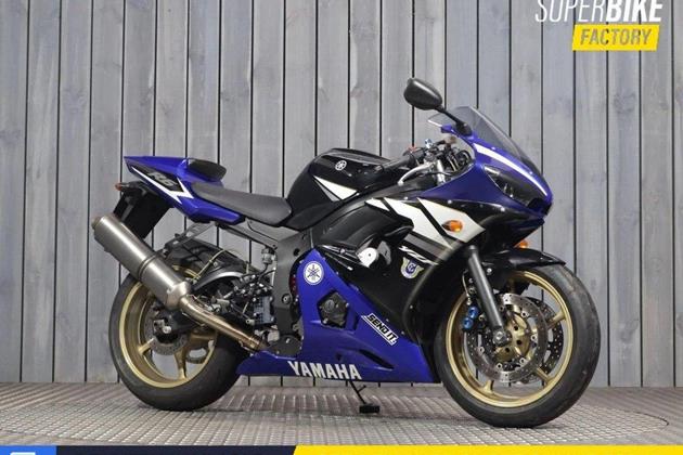 YAMAHA R6