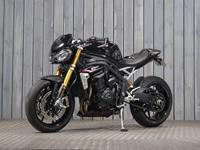 TRIUMPH SPEED TRIPLE 1200 RS