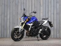 SUZUKI GSR750