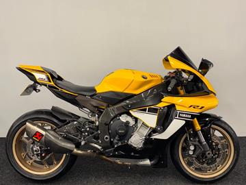 YAMAHA R1