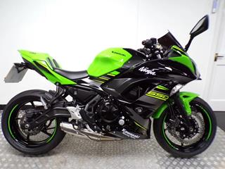 KAWASAKI NINJA 650 