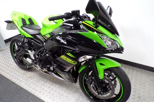 KAWASAKI NINJA 650