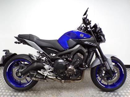 YAMAHA MT-09