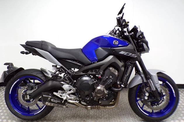 YAMAHA MT-09