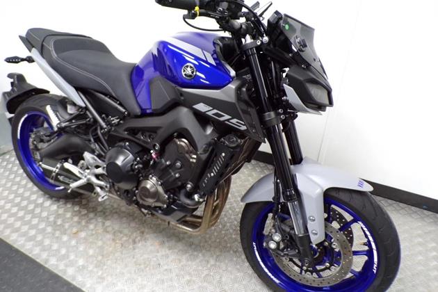 YAMAHA MT-09