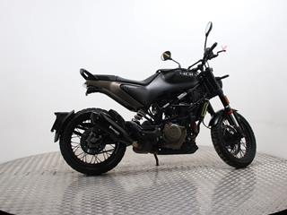 HUSQVARNA SVARTPILEN 401 