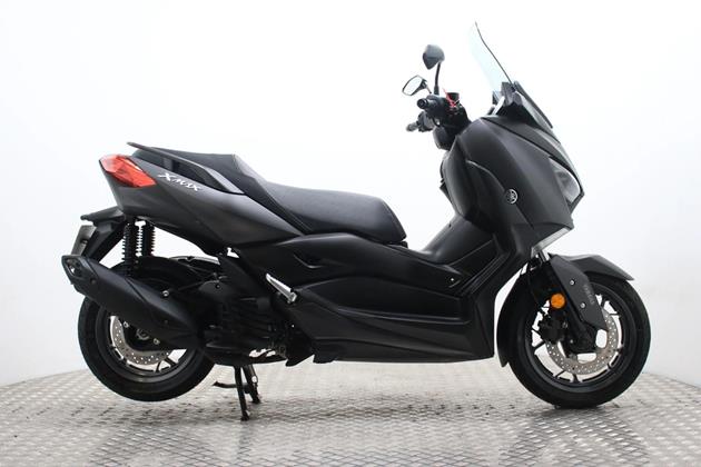 YAMAHA XMAX 125