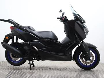 YAMAHA XMAX 125