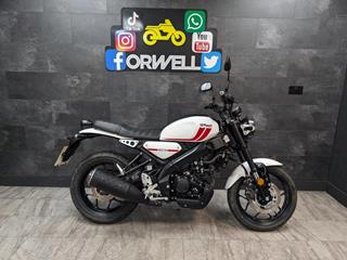 YAMAHA XSR125 