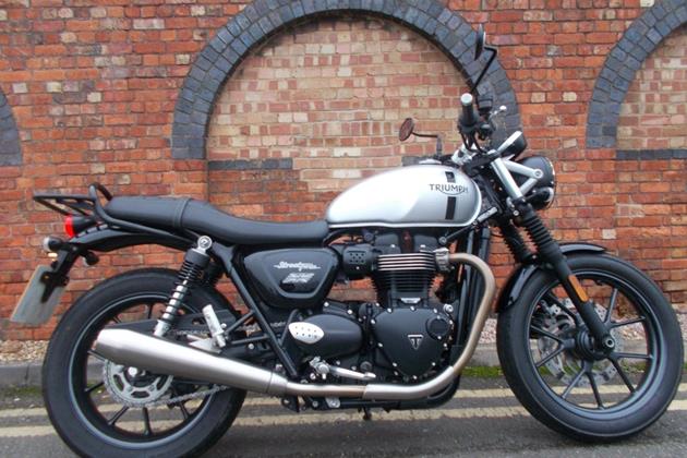 TRIUMPH STREET TWIN