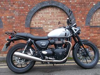 TRIUMPH STREET TWIN 