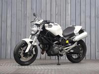 DUCATI MONSTER 696