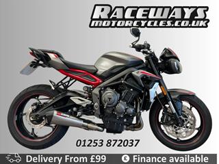 TRIUMPH STREET TRIPLE 765 R 