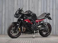 TRIUMPH STREET TRIPLE 765 RS