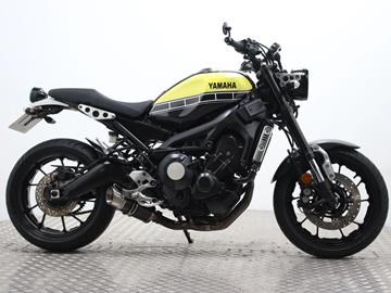 YAMAHA XSR900