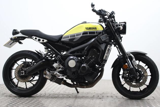 YAMAHA XSR900