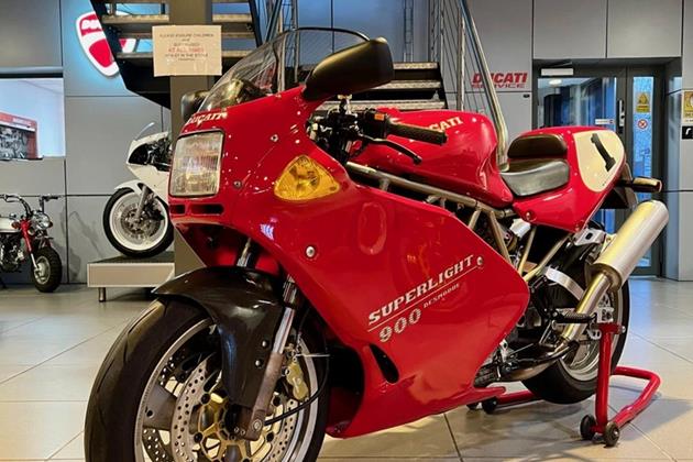 DUCATI 900 SUPERLIGHT