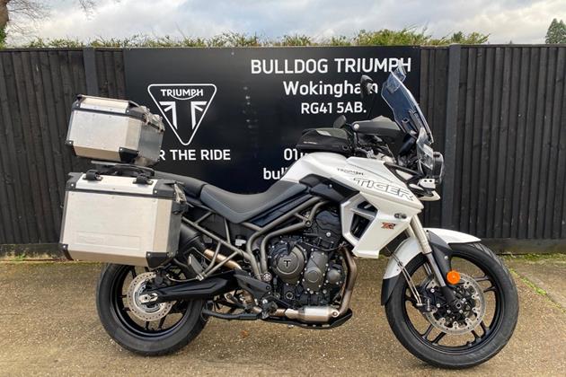 TRIUMPH TIGER 800