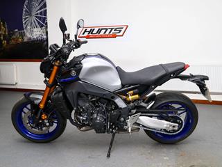 YAMAHA MT-09 