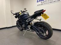 TRIUMPH STREET TRIPLE 765 RS