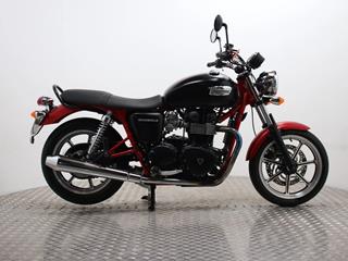 TRIUMPH BONNEVILLE 900 