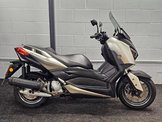 YAMAHA XMAX 125 