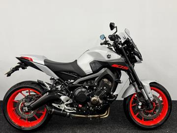 YAMAHA MT-09