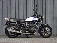 TRIUMPH BONNEVILLE 900