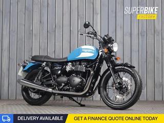 TRIUMPH BONNEVILLE 900 