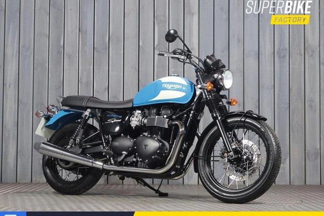 TRIUMPH BONNEVILLE 900