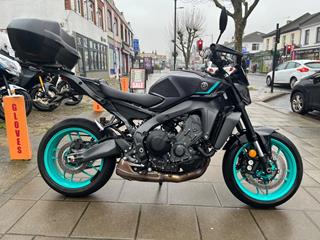 YAMAHA MT-09 