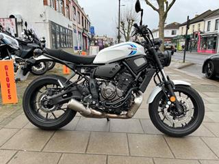 YAMAHA XSR700 