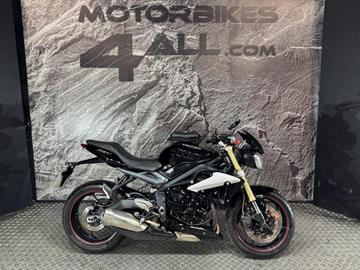 TRIUMPH STREET TRIPLE 675