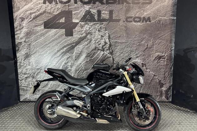 TRIUMPH STREET TRIPLE 675