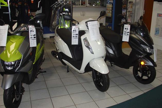 SUZUKI AVENIS 125