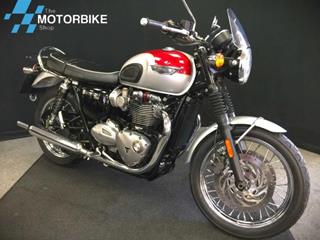 TRIUMPH BONNEVILLE T120 BLACK 