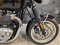 TRIUMPH BONNEVILLE T120