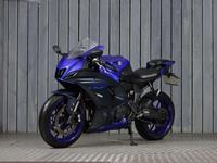 YAMAHA R7