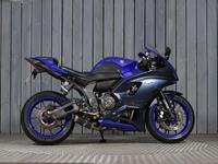 YAMAHA R7