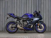 YAMAHA R7