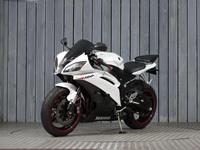 YAMAHA R6