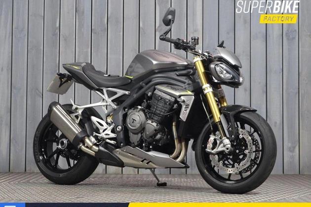 TRIUMPH SPEED TRIPLE 1200 RS